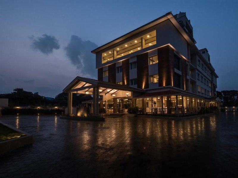 Hotel Aadrika Chikmagalūr Екстериор снимка