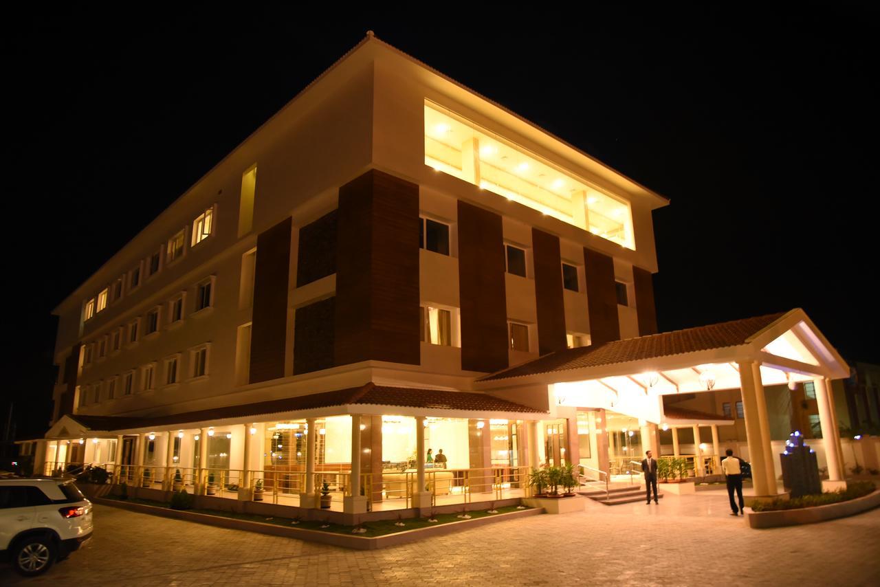 Hotel Aadrika Chikmagalūr Екстериор снимка