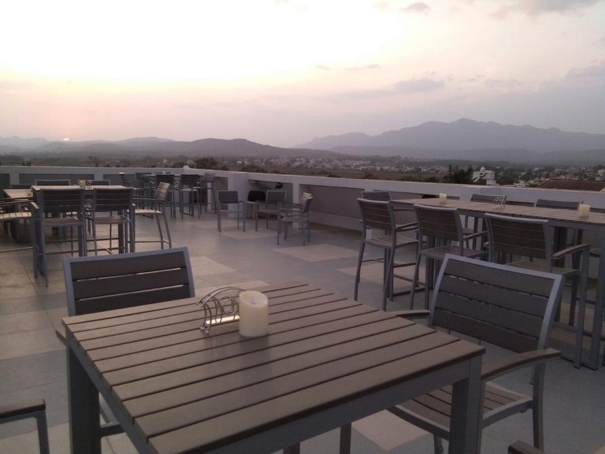 Hotel Aadrika Chikmagalūr Екстериор снимка