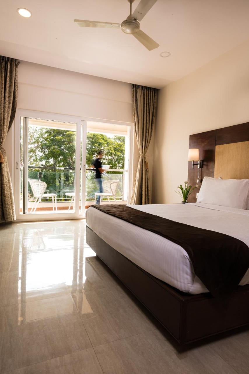 Hotel Aadrika Chikmagalūr Екстериор снимка