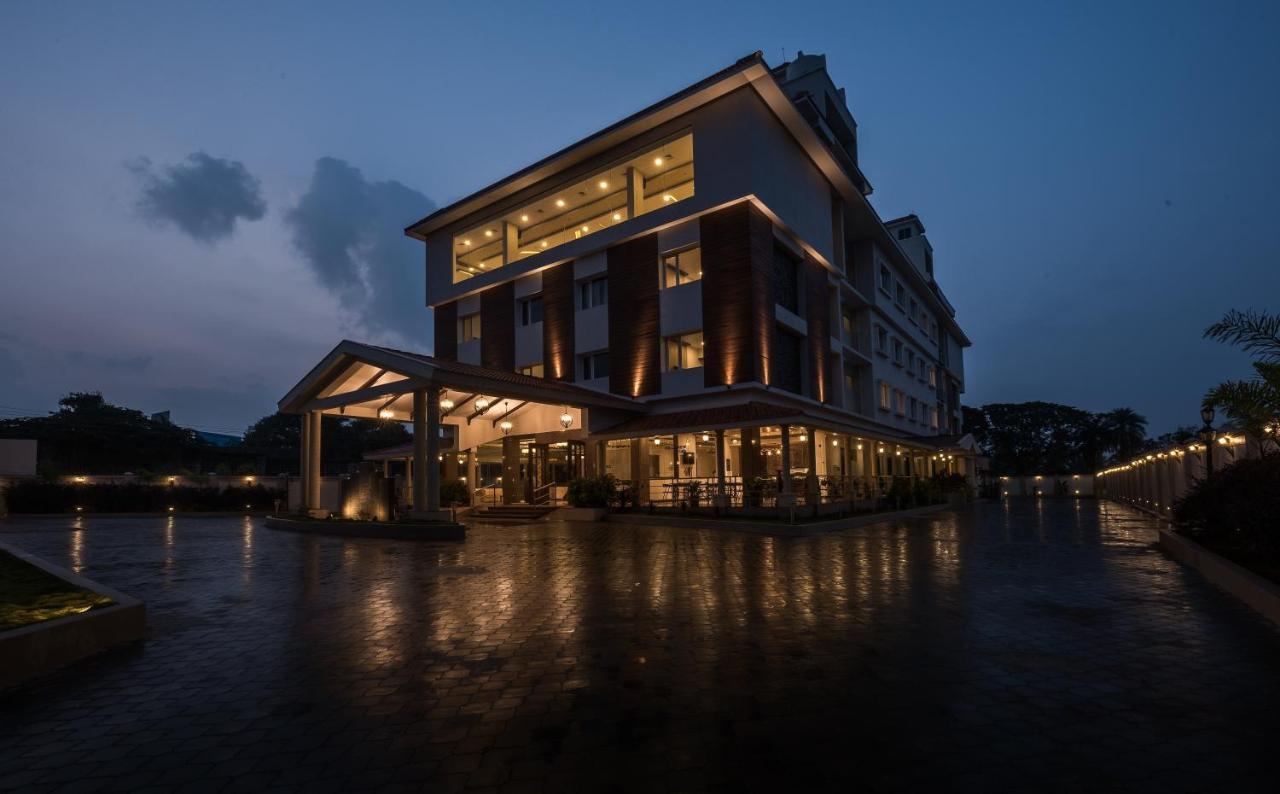 Hotel Aadrika Chikmagalūr Екстериор снимка