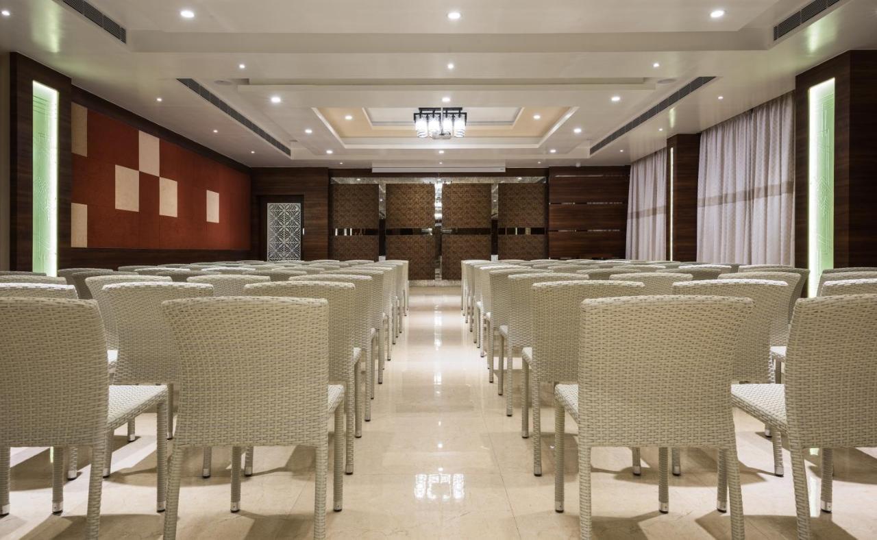 Hotel Aadrika Chikmagalūr Екстериор снимка